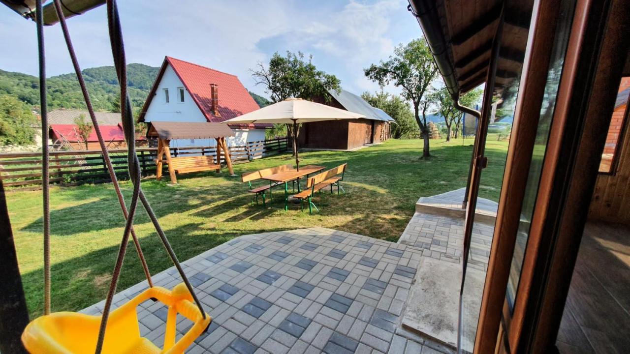 Popasul Galesean Hotel Galesu Exterior photo