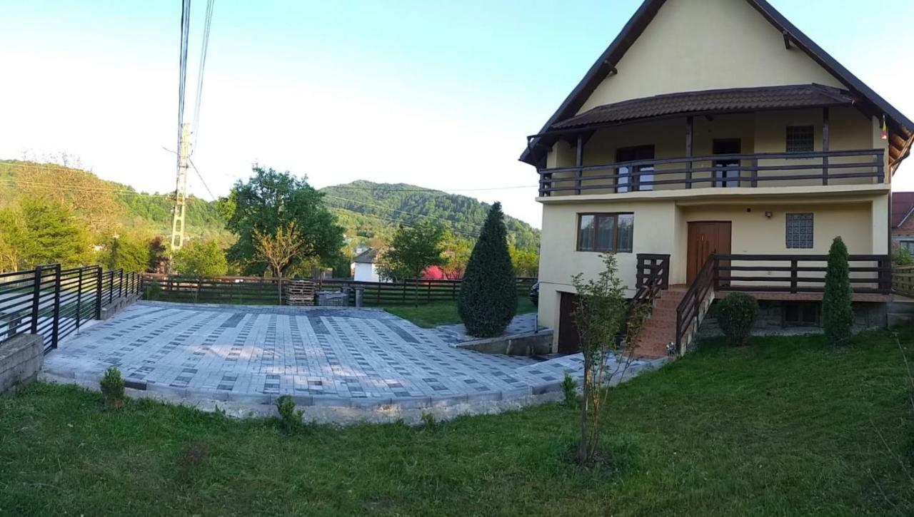 Popasul Galesean Hotel Galesu Exterior photo